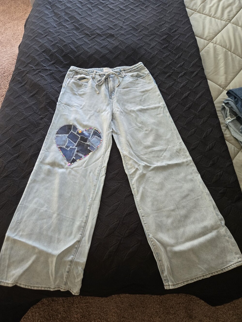 Light Blue Wide-Leg Women's Jeans with Heart Patch